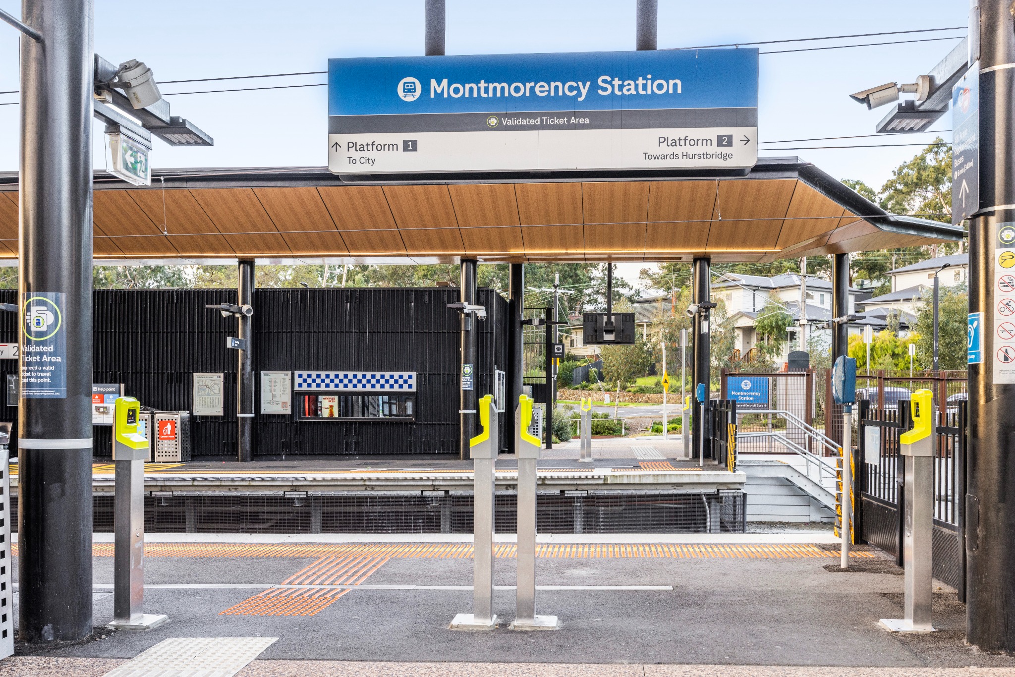 Montmorency Station entrance
